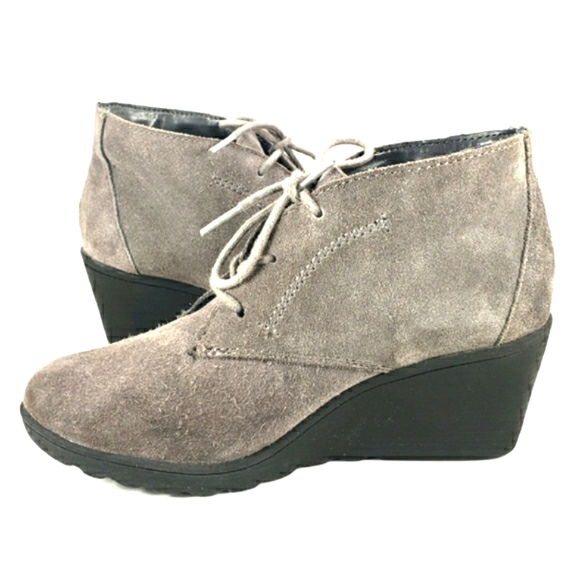 White Mountain Kahlua Gray Suede, Lace-Up, Wedge Bootie. Women's Size 8M - Picture 4 of 12